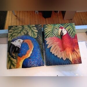 PAIR PARROTS METAL 3 DIMENSIONAL COLORFUL 8X10 EACH.